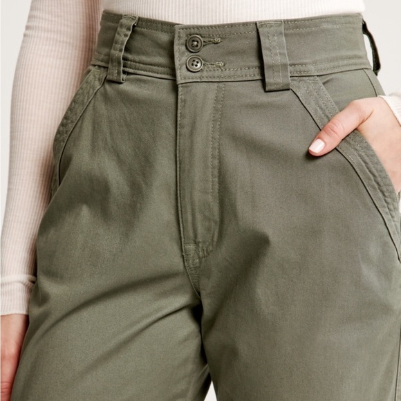 NWOT Abercrombie and Fitch Green Relaxed Cargo Pants 24 / 00 R - Picture 5 of 12